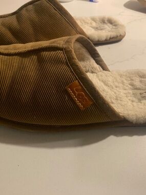 UGG SCUFF CORDUROY CHESTNUT SLIPPERS - MEN'S Size 11